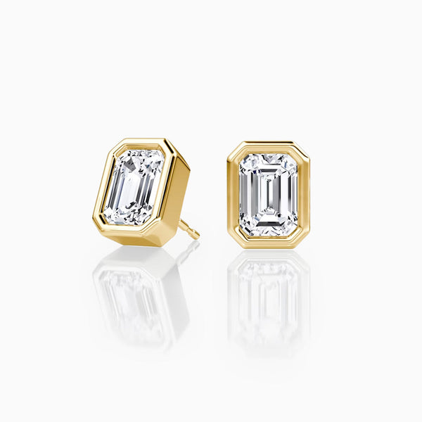 Carré de Luxe Collection D-E VS+ Emerald Diamond Bezel Earrings